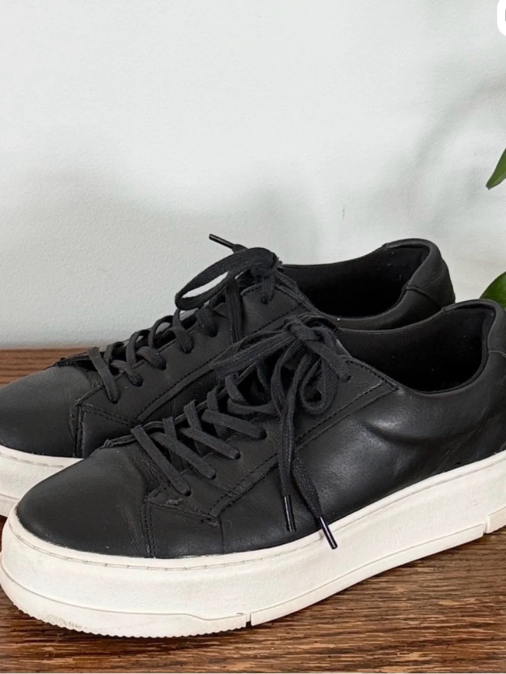 Vagabond Black Leather Platform Sneakers with White Cream Sole Size 9 US